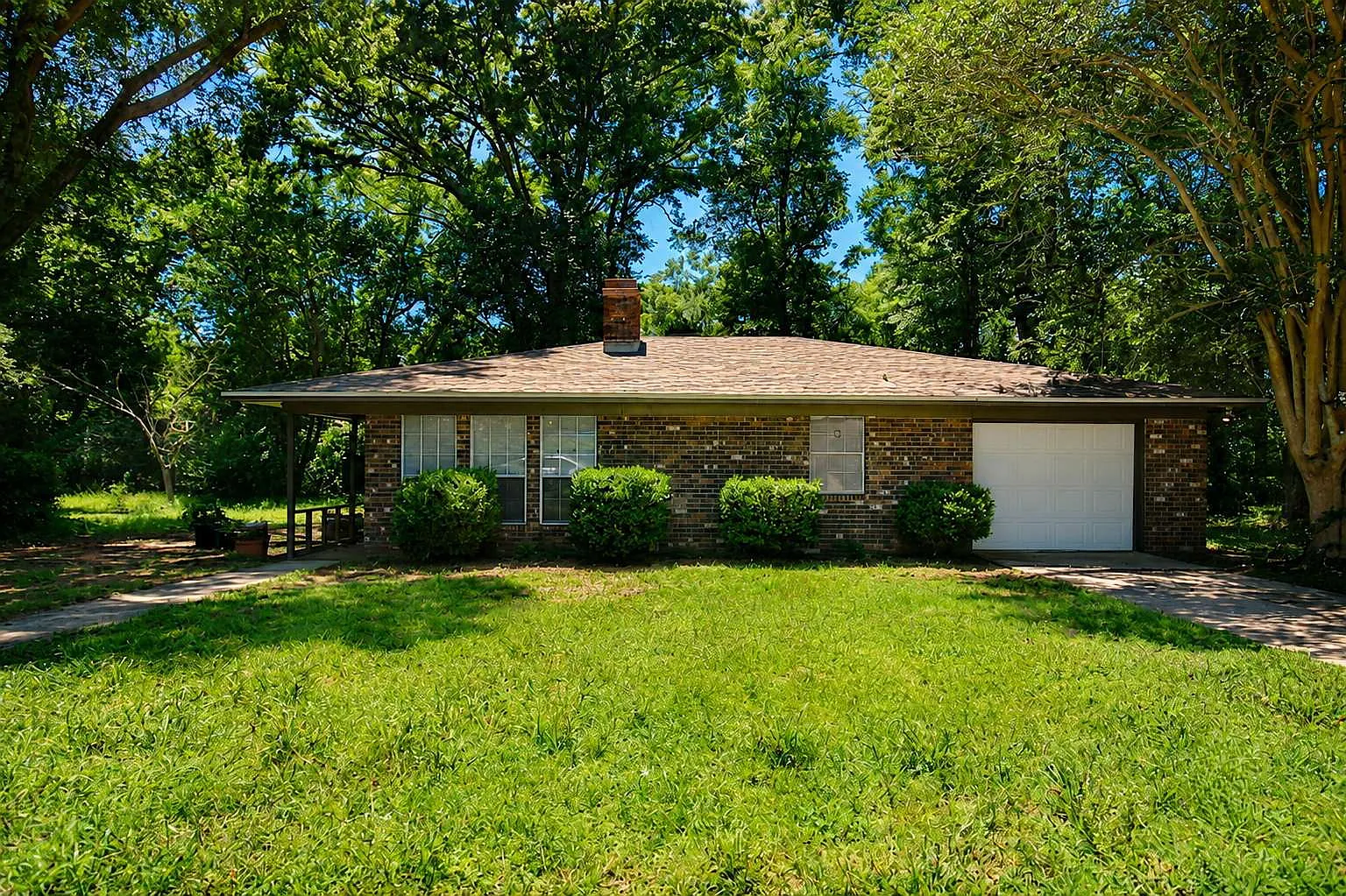 3 bed, 2.0 bath, 2235 sqft, $2,125 — Photo 2