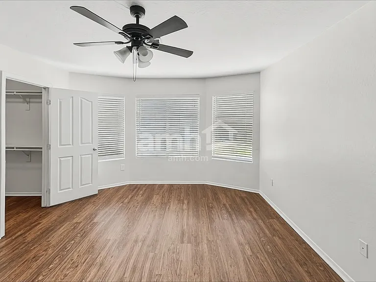 10440 W Colter St — Photo 11