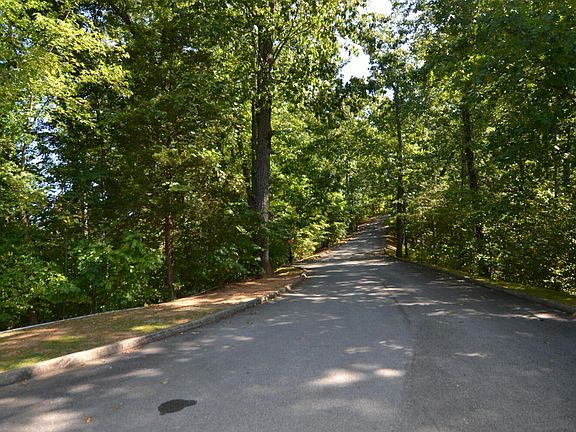 3rd image of Hawks Nest Way
