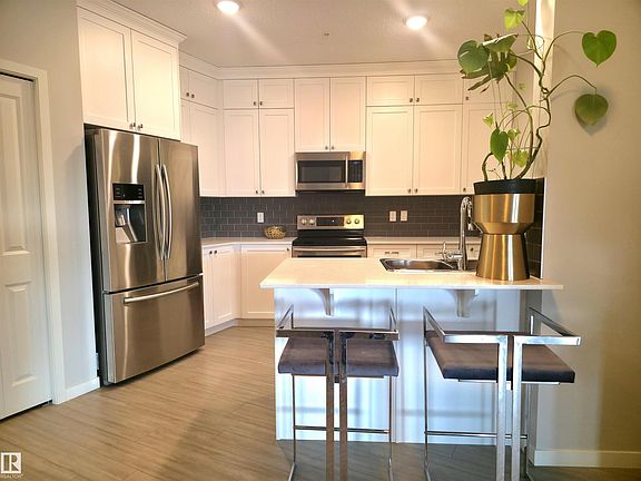 3rd image of 1818 Rutherford Rd SW #437