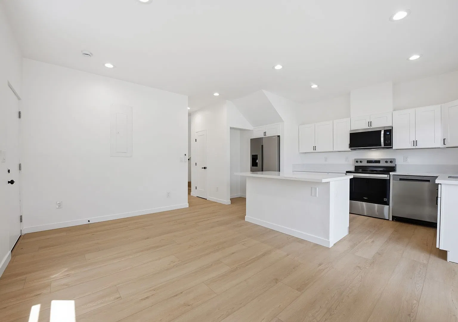 6412-6414 Cleo St. — Photo 1