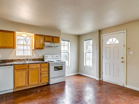 3rd image of 3206 Rogers Ave