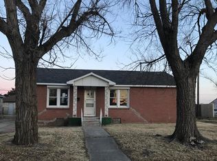611 Binkley Ave, Dumas, TX 79029