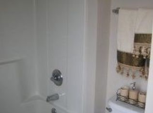 422 Horizon Ln, Dekalb, IL 60115