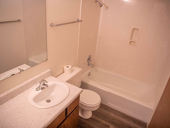 2nd image of 840 Plymouth Dr #305