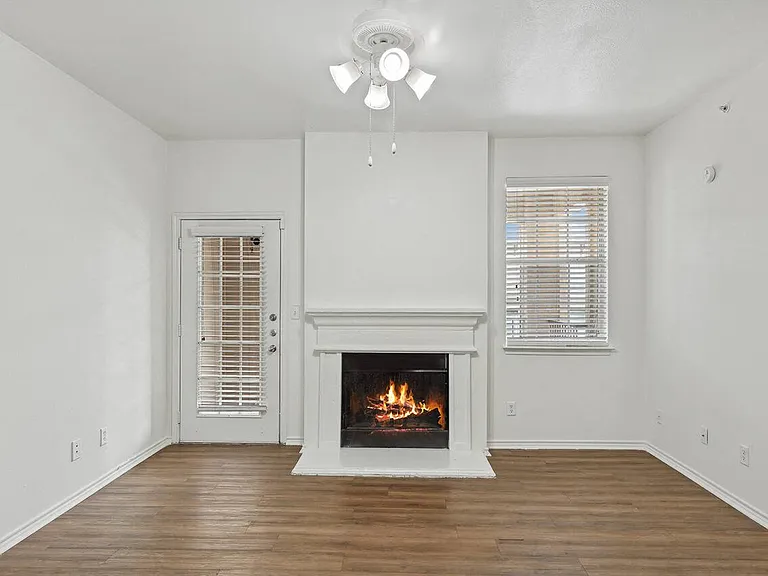 Cypress View Villas Apartments — Photo 4