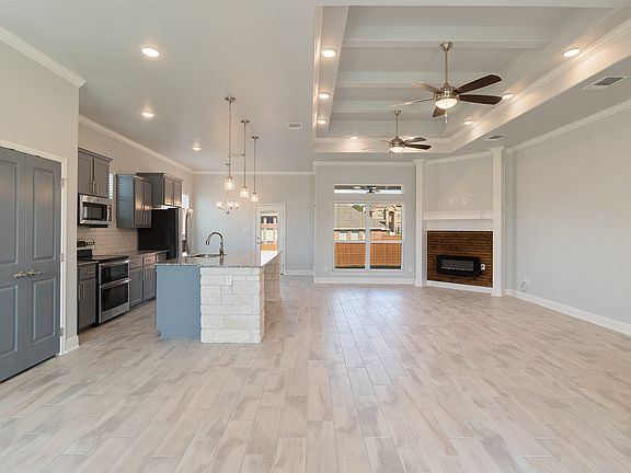 3rd image of 2524 Faux Pine Dr