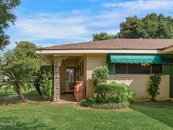 4th image of 98 Sunny Ln
