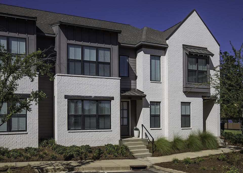 1st image of 298 Stillwater Ln