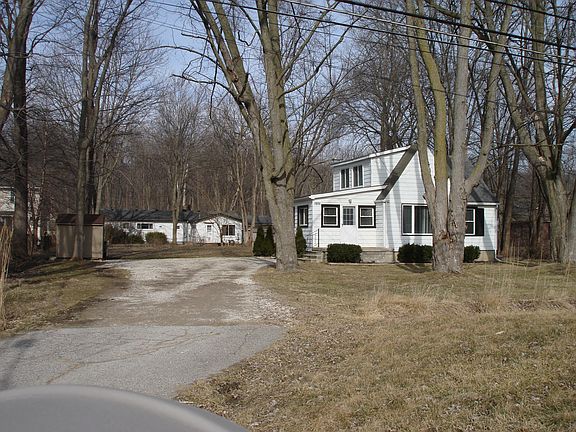 3rd image of 37025 Jefferson Ave