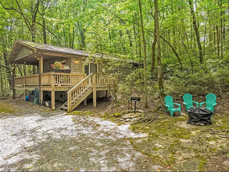 1780 Happy Acres Rd — Photo 2