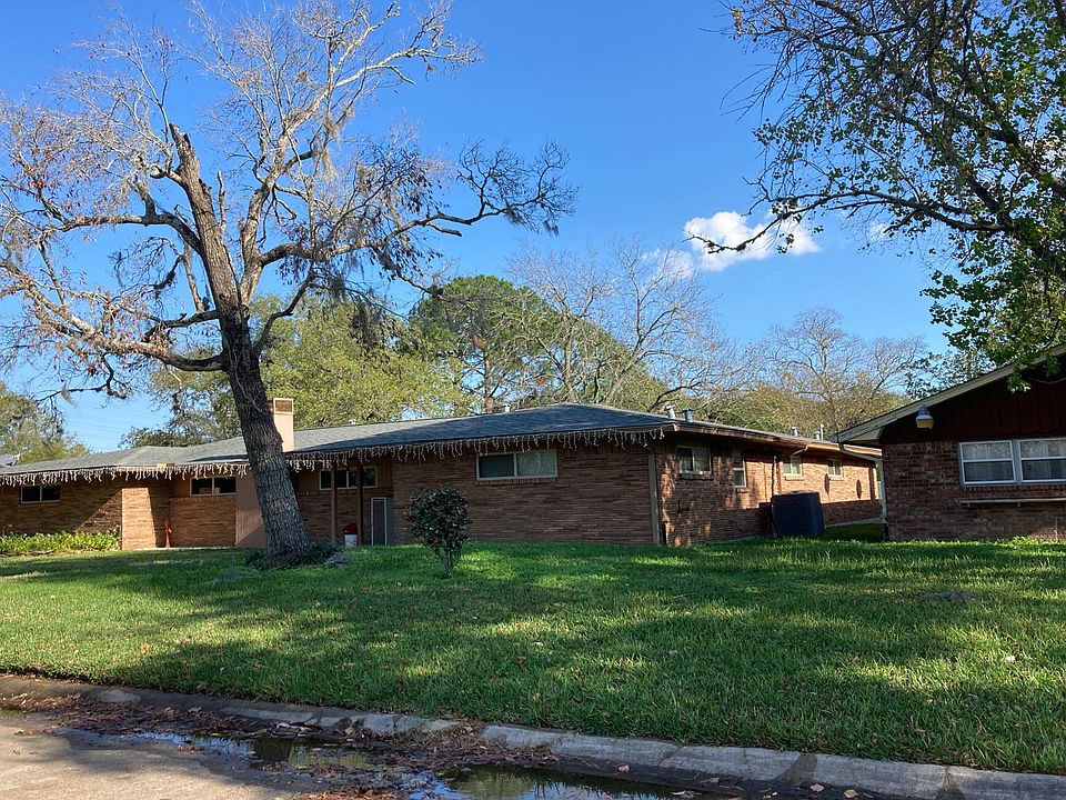 1st image of 3401 Woodcrest Dr