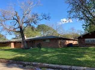 3401 Woodcrest Dr, Baytown, TX 77521