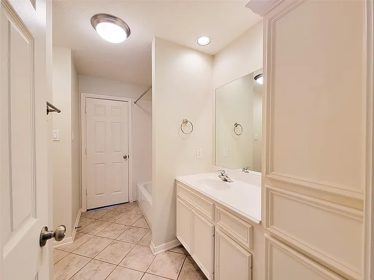 2717 La Branch St — Photo 18