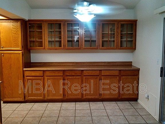 5th image of 2211 E Forge Ave
