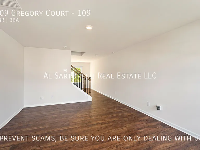 109 Gregory Ct #109 — Photo 5
