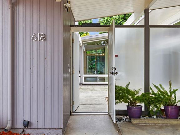 4th image of 618 Sheraton Dr