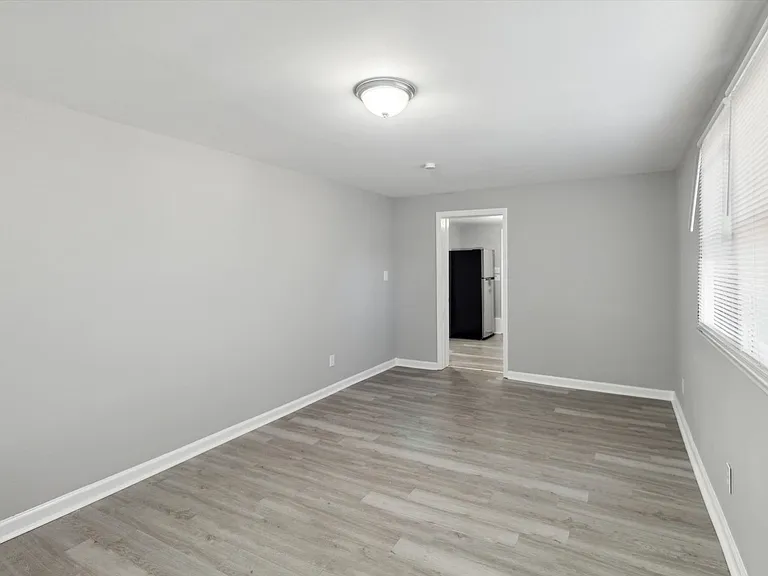 1227 East 38th Street — Photo 7