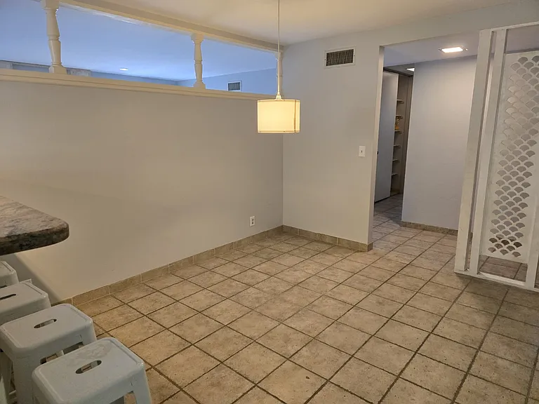 6925 Hyde Park Dr — Photo 3