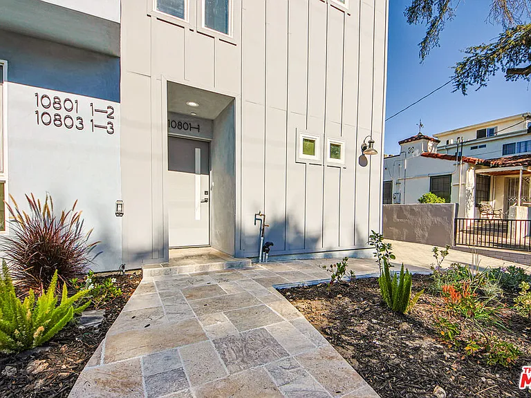10801 Kling St — Photo 3
