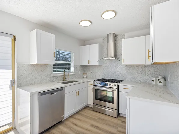 3202 Lariat Ln, Garland, TX 75042