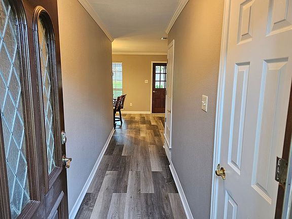 2nd image of 405 Atkerson Ln