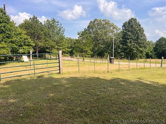 2nd image of 2043 E 2000th Rd