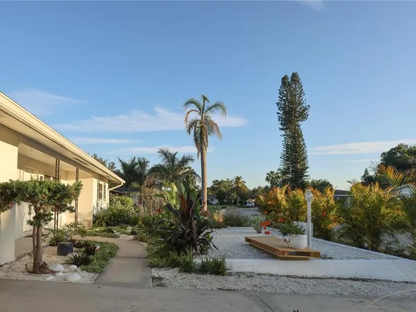 2513 Croton Ave, Sarasota, FL 34239