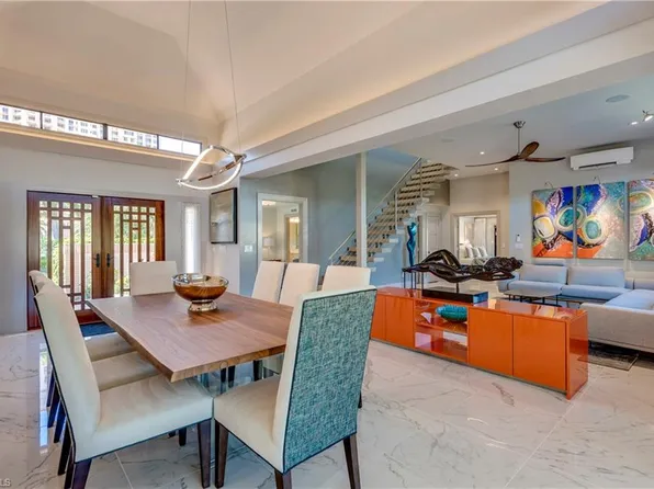 6734 Pelican Bay Blvd, Naples, FL 34108