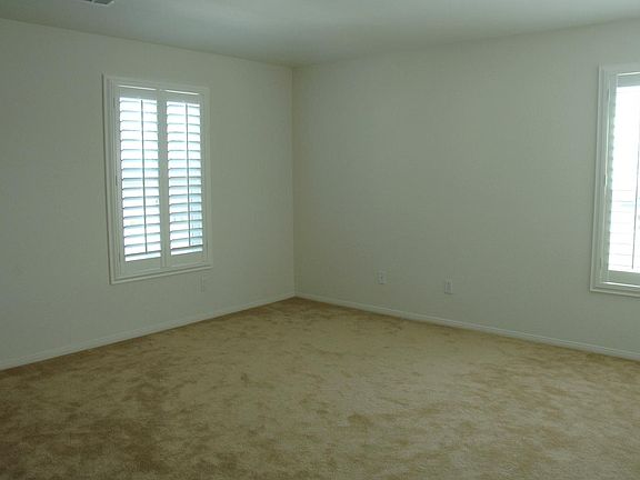 4th image of 24035 Whitewater Dr