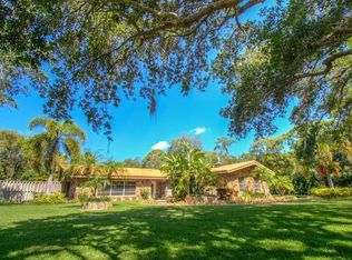 994 Lake Forest Rd, Clearwater, FL 33765