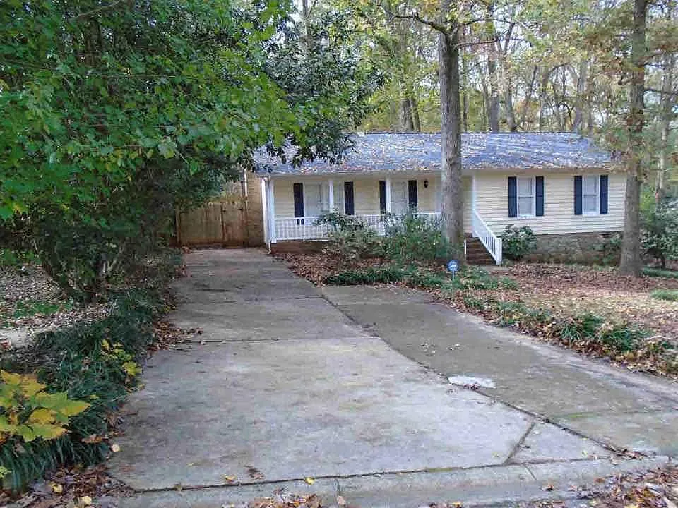141 Beechwood Ln