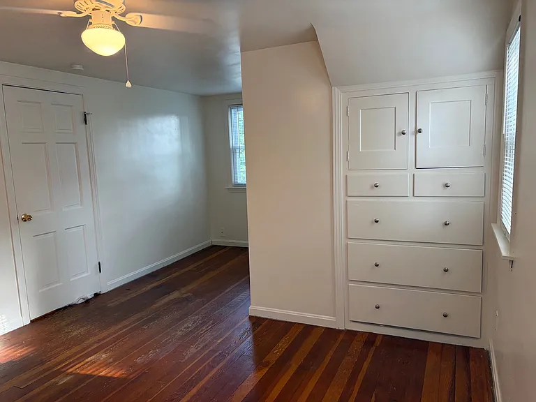 Upstairs bedroom 2