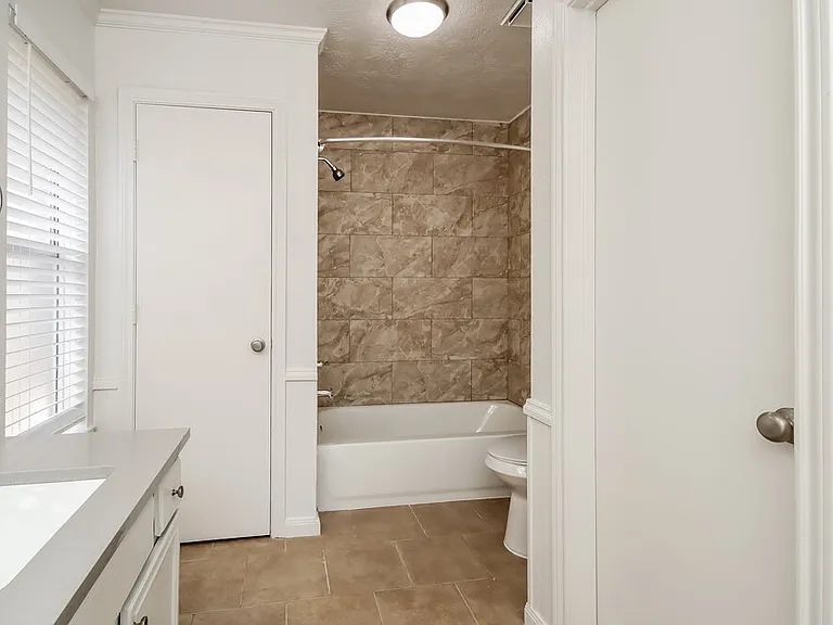 4919 Bayboro Park Dr — Photo 13