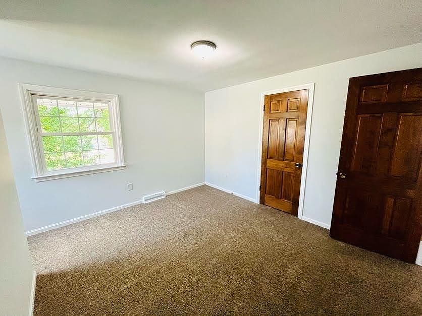 1st image of 3563 Algonac Dr SW