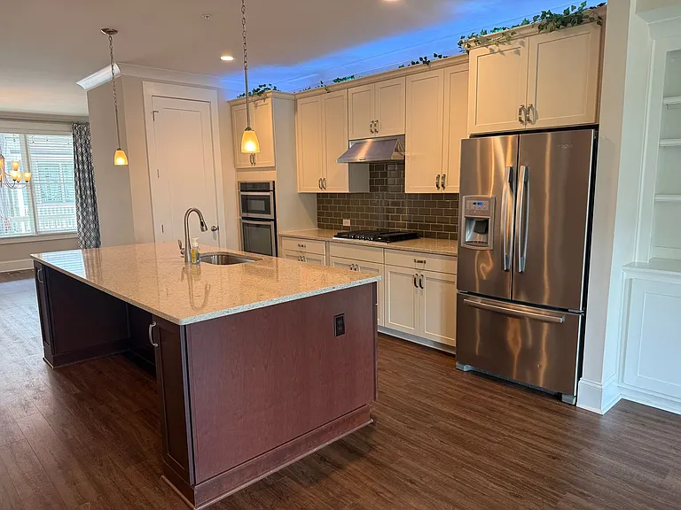 155 Inwood Walk — Photo 4