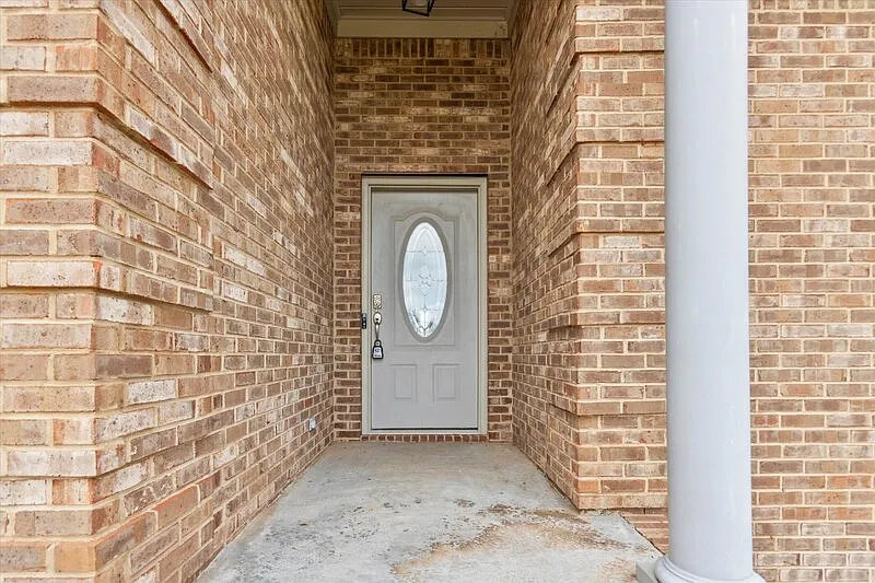 3 bed, 2.0 bath, 1961 sqft, $1,925 — Photo 4