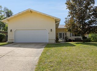 2331 Ridge Trl NE, Cedar Rapids, IA 52402