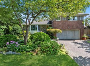 19 Clearland Rd, Syosset, NY 11791