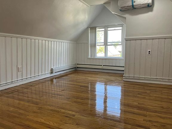 4th image of 76-62 172nd St