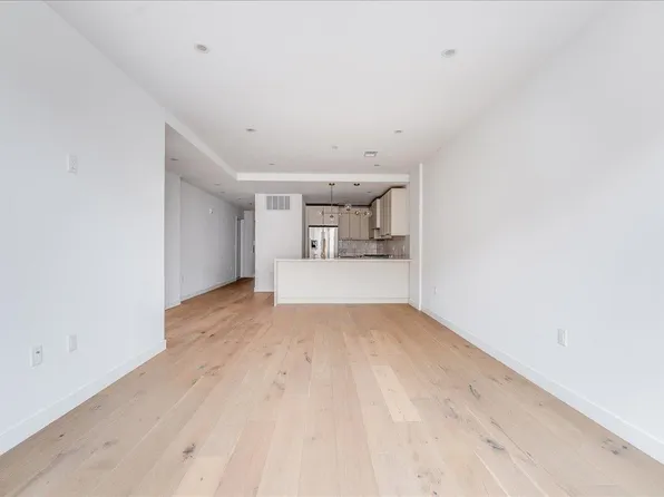 418 Monroe Street image 7 of 36