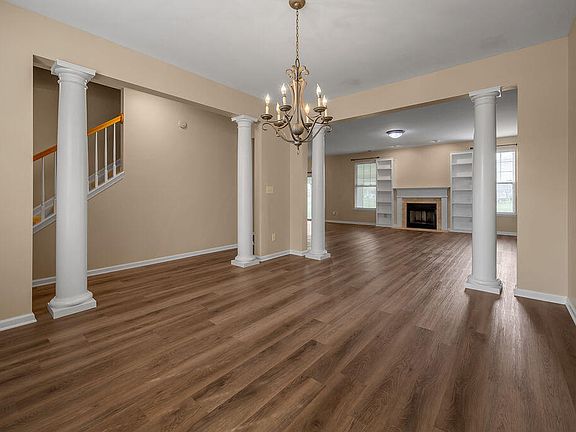 4th image of 4397 Walnut Creek Dr