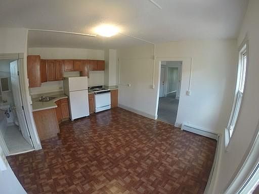 2nd image of 35 Bond St Unit 2W