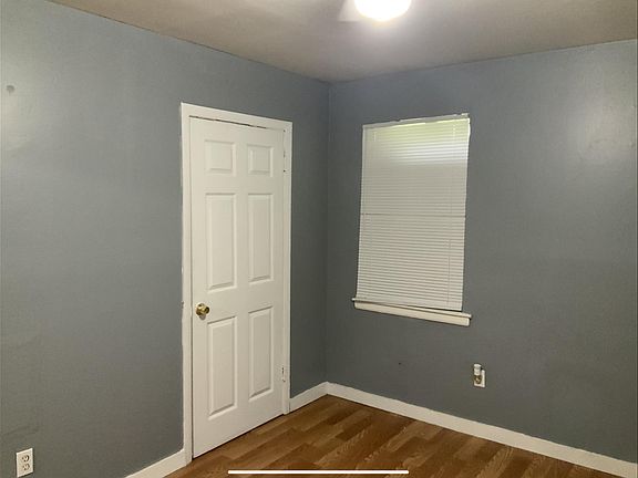 2nd image of 1344 Hyde Park Blvd #1