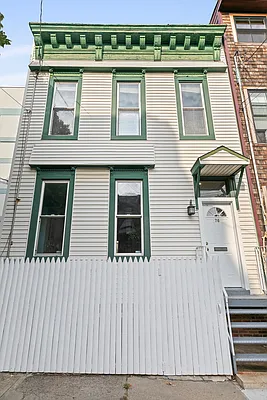 Sold by Compass | media 19