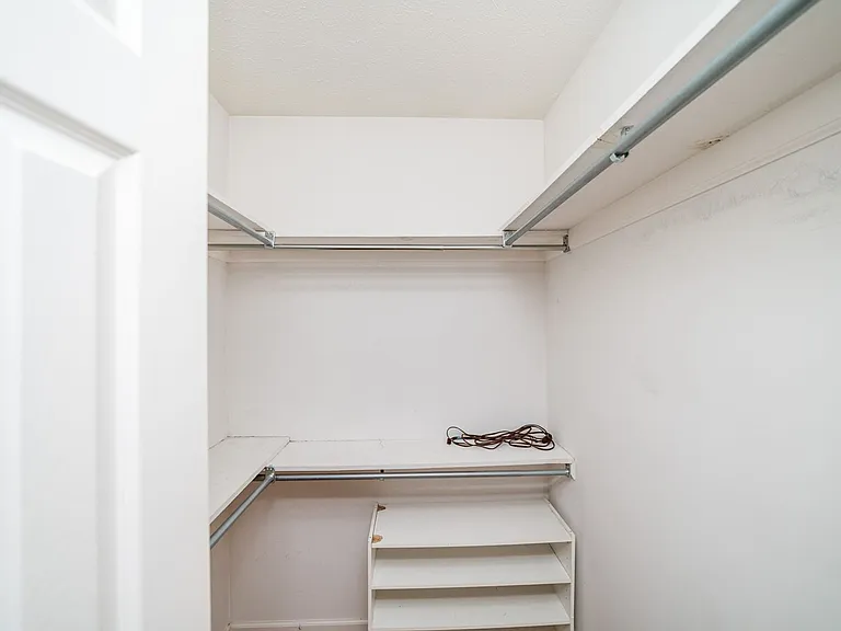 72 Viking Dr — Photo 42
