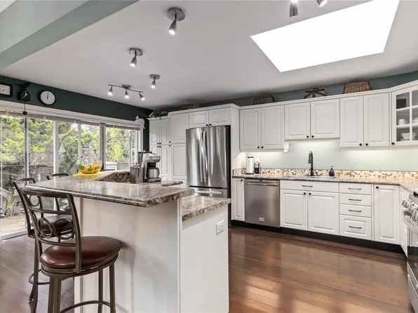 562 Fairways Pl, Cowichan Valley, BC V8H 0K8