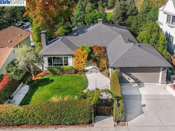 15 Crest Rd, Piedmont, CA 94611
