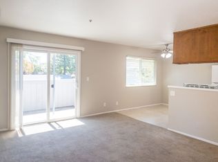 2bd/1ba! Private Huge Garage! Laundry! Patio! Progressive, Santa Rosa, CA 95409
