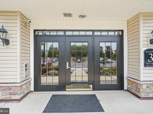 315 Masterson Ct, Trenton, NJ 08618